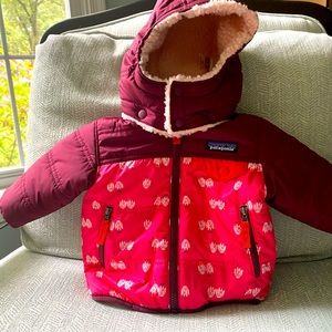 Patagonia reversible winter coat. Removable hood.